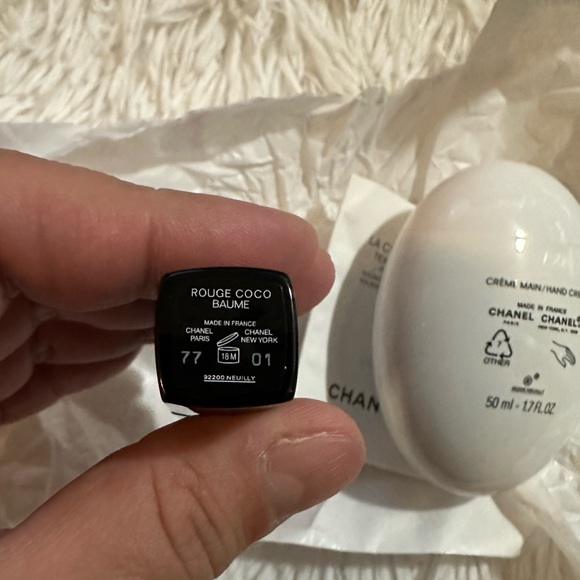 Chanel Holiday 2022 Hydration On-Hand Gift Set - Picture 13 of 13